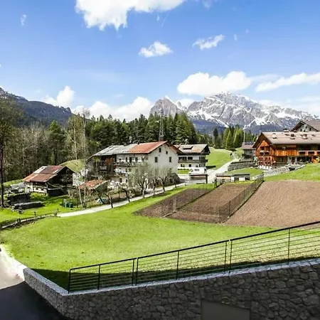 Chalet Acquabona - Dolomiti Skyline Apartment